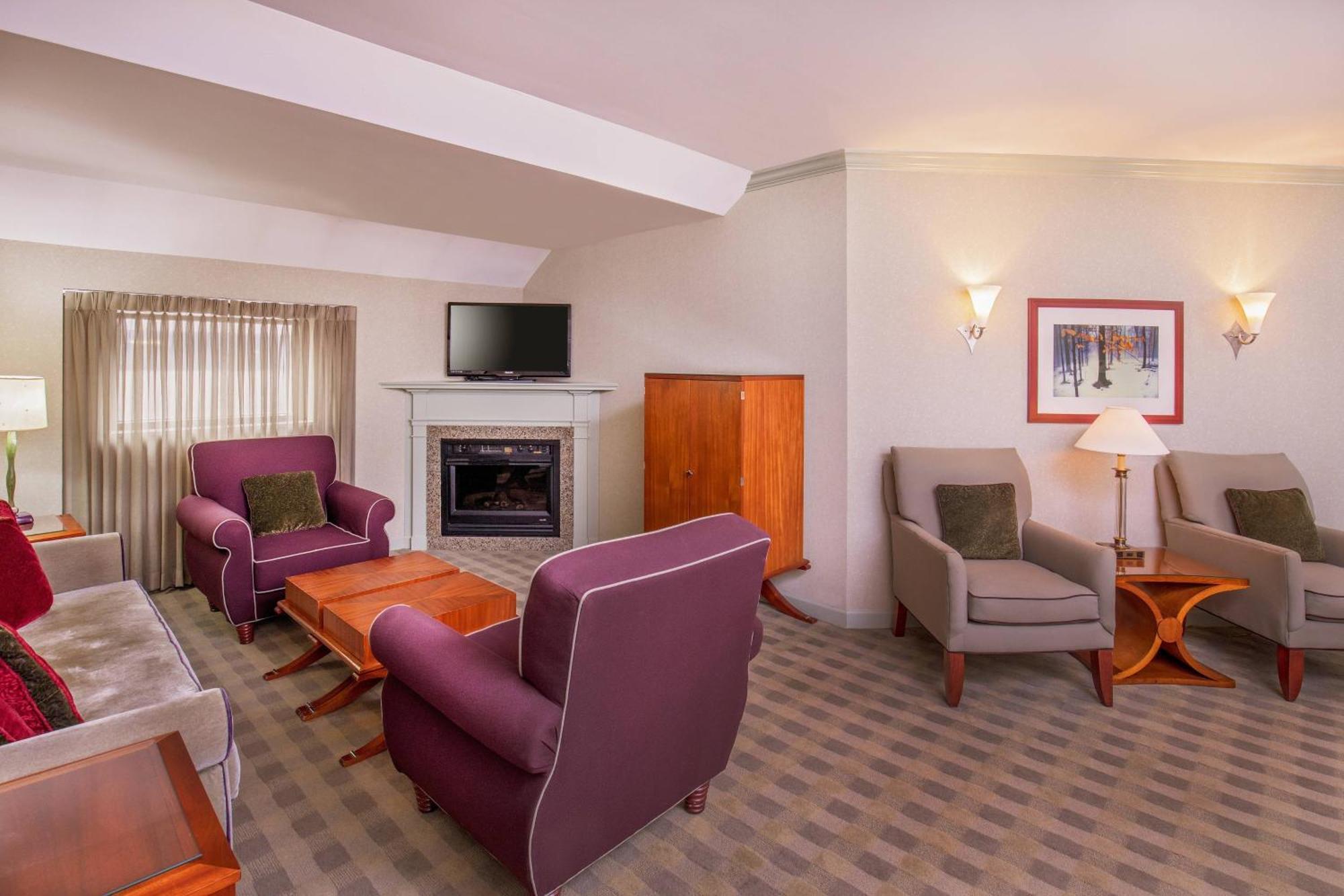 Sheraton Springfield Monarch Place Hotel Exterior photo
