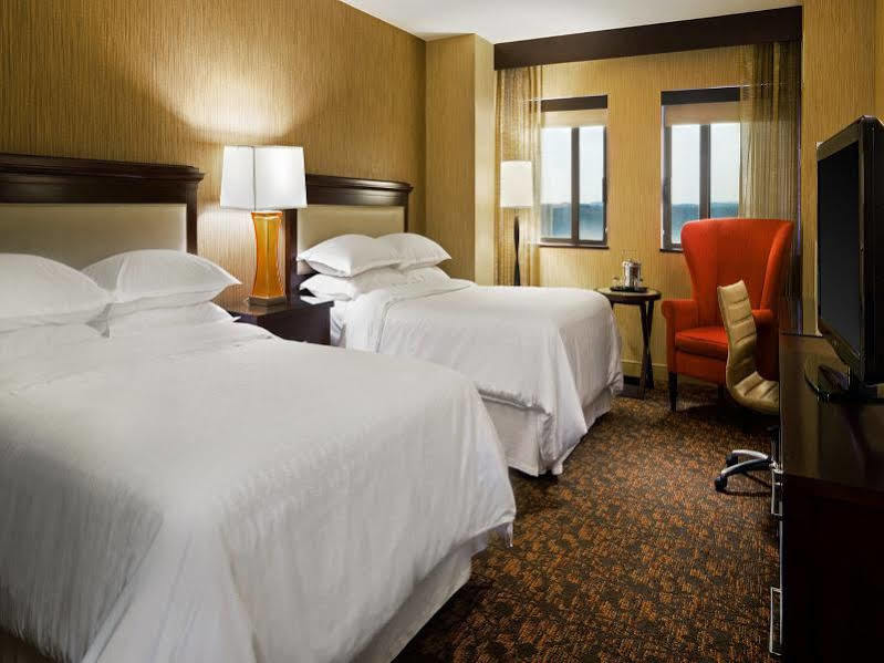 Sheraton Springfield Monarch Place Hotel Exterior photo